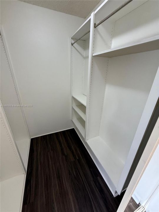 Active With Contract: $2,300 (2 beds, 2 baths, 1288 Square Feet)