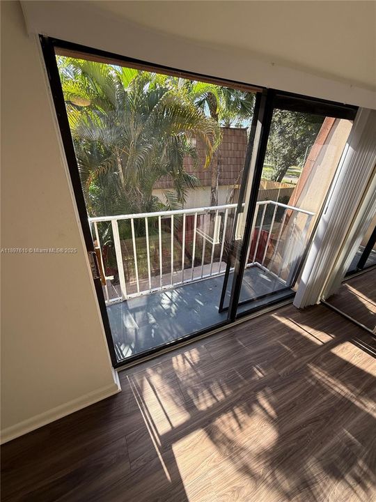 Active With Contract: $2,300 (2 beds, 2 baths, 1288 Square Feet)