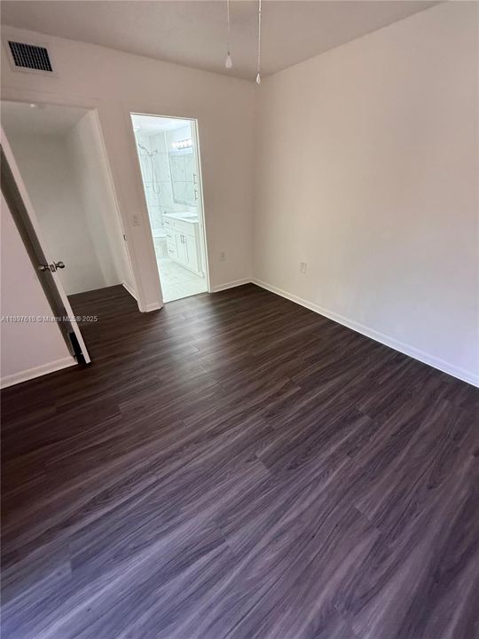 Active With Contract: $2,300 (2 beds, 2 baths, 1288 Square Feet)