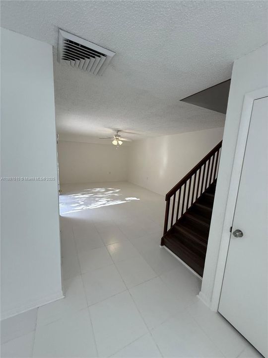 Active With Contract: $2,300 (2 beds, 2 baths, 1288 Square Feet)