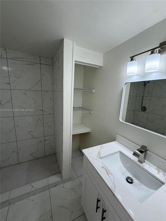 Active With Contract: $2,300 (2 beds, 2 baths, 1288 Square Feet)