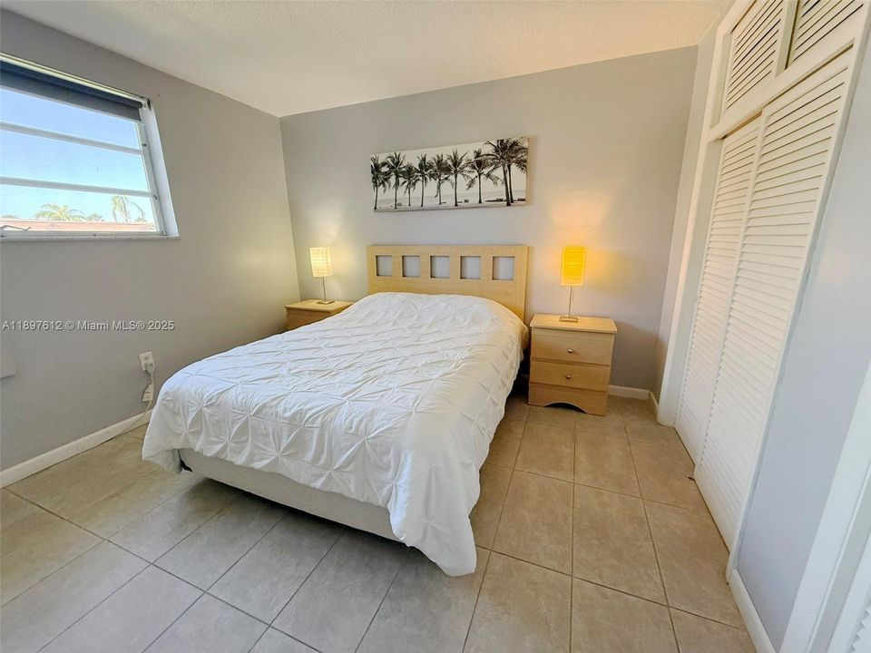 For Sale: $79,500 (1 beds, 1 baths, 688 Square Feet)