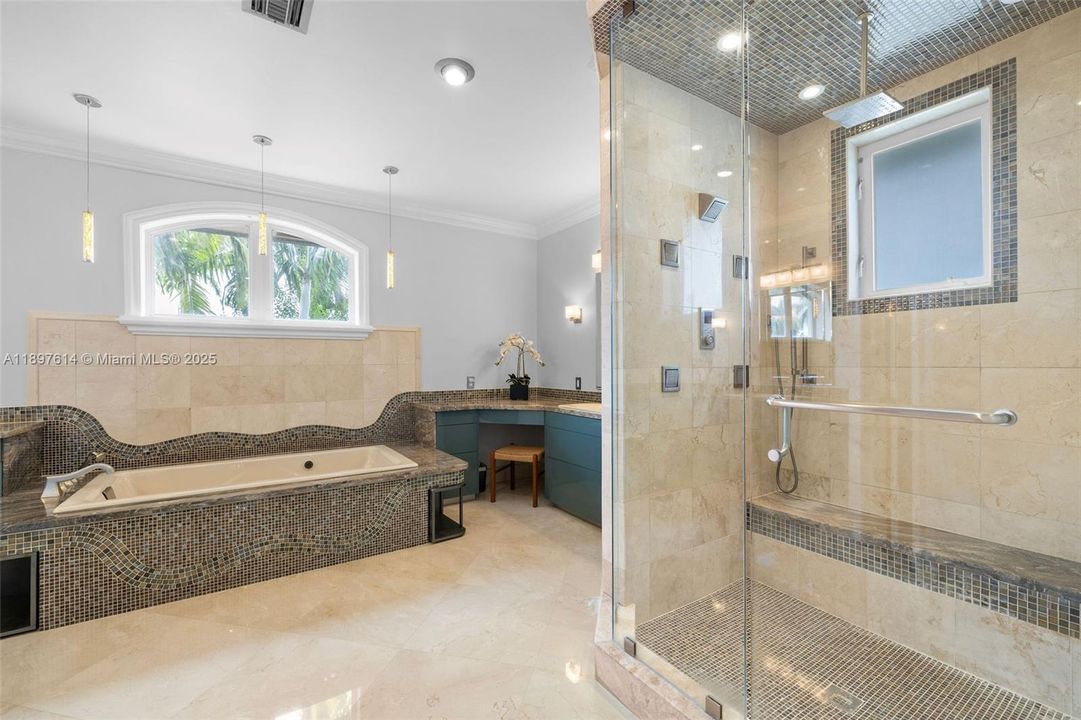 待售: $8,895,000 (6 贝兹, 7 浴室, 8933 平方英尺)