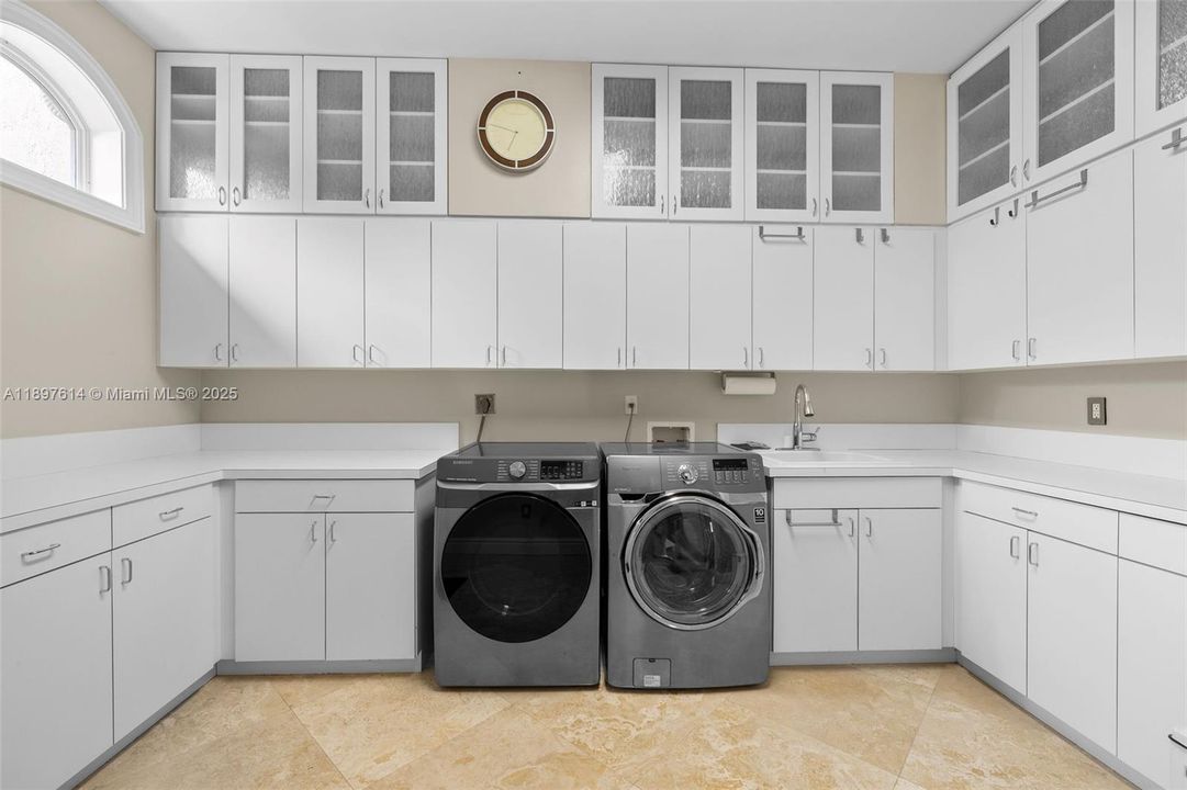 待售: $8,895,000 (6 贝兹, 7 浴室, 8933 平方英尺)