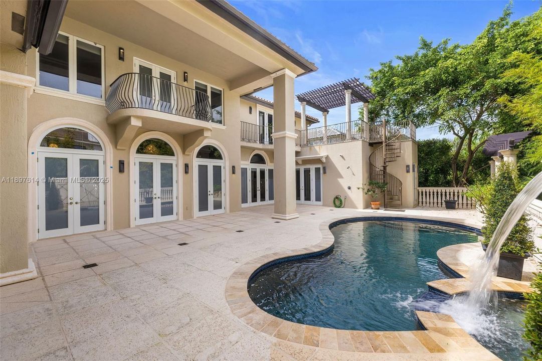 待售: $8,895,000 (6 贝兹, 7 浴室, 8933 平方英尺)