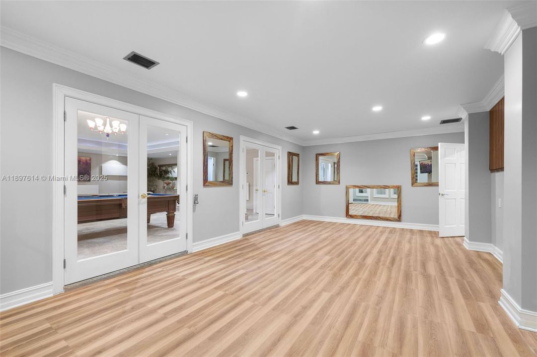 待售: $8,895,000 (6 贝兹, 7 浴室, 8933 平方英尺)