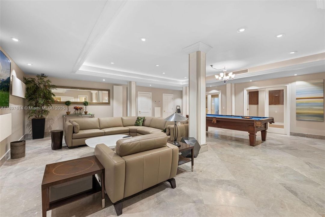 待售: $8,895,000 (6 贝兹, 7 浴室, 8933 平方英尺)