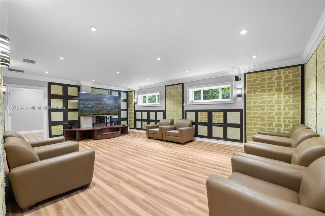 待售: $8,895,000 (6 贝兹, 7 浴室, 8933 平方英尺)