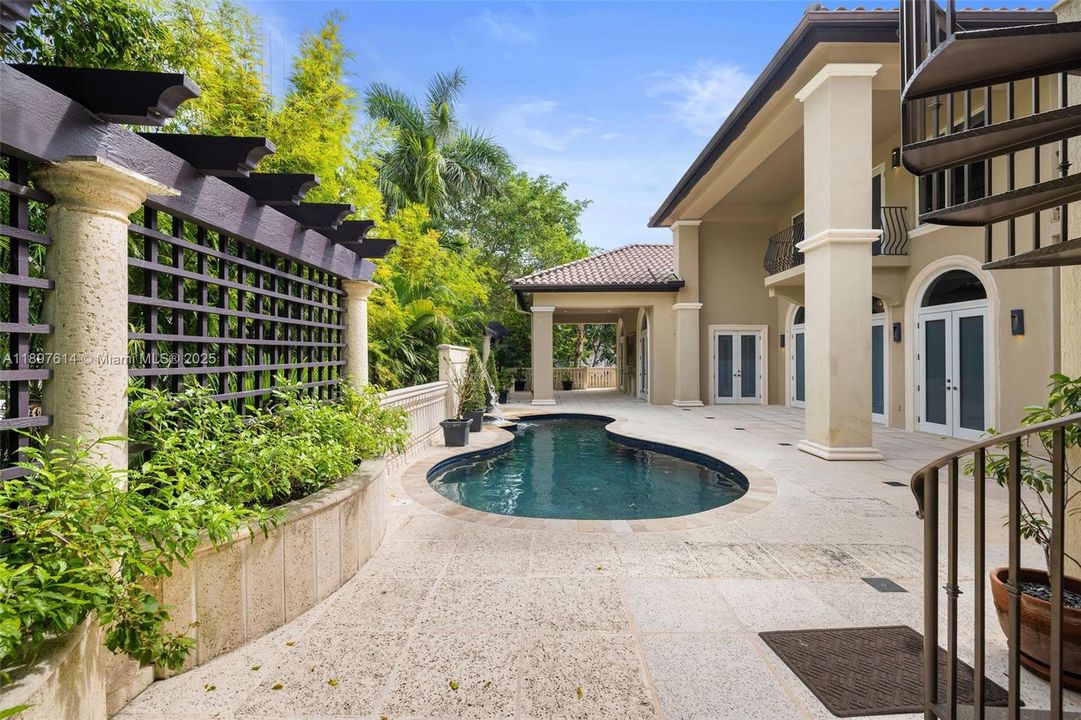 待售: $8,895,000 (6 贝兹, 7 浴室, 8933 平方英尺)