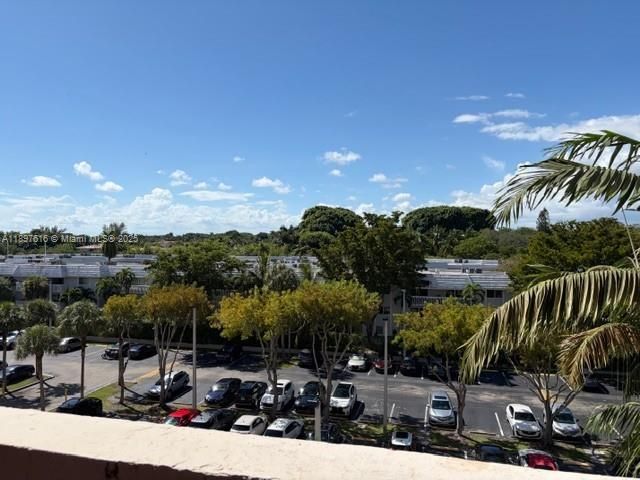 For Sale: $380,000 (1 beds, 1 baths, 880 Square Feet)