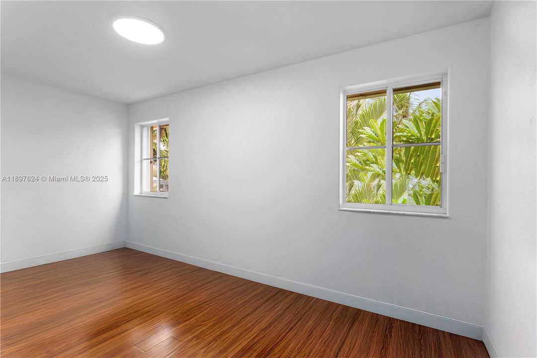 待售: $1,370,000 (5 贝兹, 3 浴室, 3552 平方英尺)