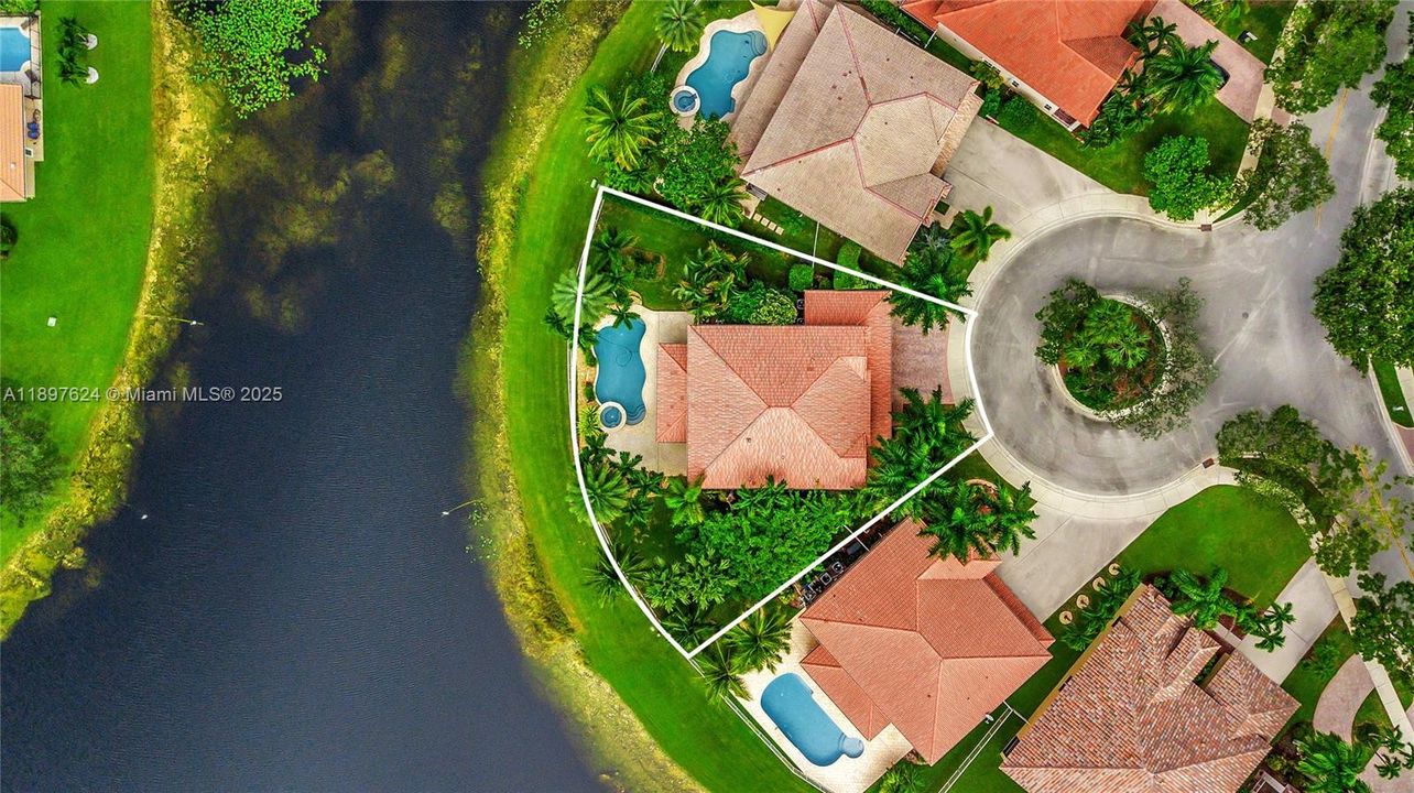 待售: $1,370,000 (5 贝兹, 3 浴室, 3552 平方英尺)