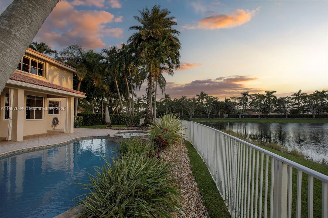 待售: $1,370,000 (5 贝兹, 3 浴室, 3552 平方英尺)