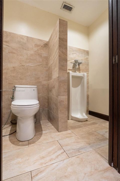 待售: $1,600,000 (4 贝兹, 3 浴室, 3084 平方英尺)