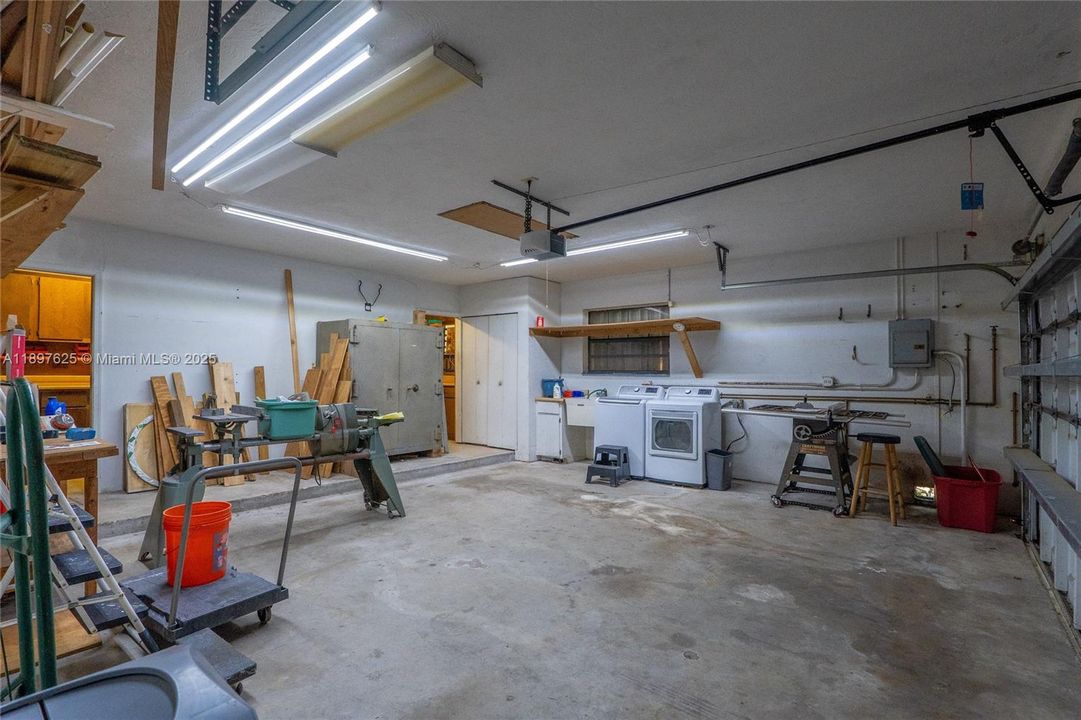 待售: $1,600,000 (4 贝兹, 3 浴室, 3084 平方英尺)