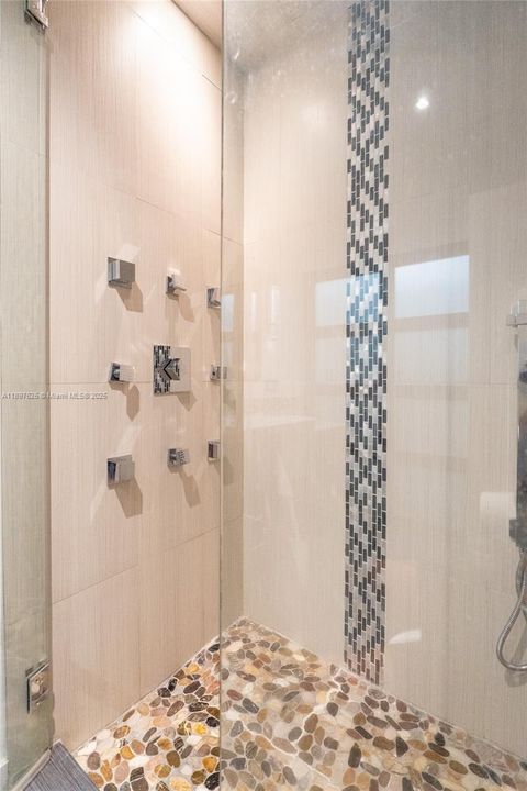 待售: $1,600,000 (4 贝兹, 3 浴室, 3084 平方英尺)