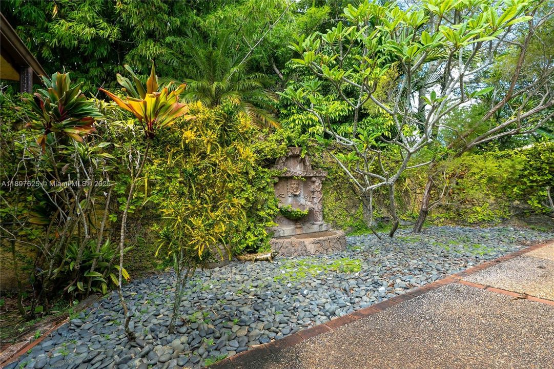 待售: $1,600,000 (4 贝兹, 3 浴室, 3084 平方英尺)