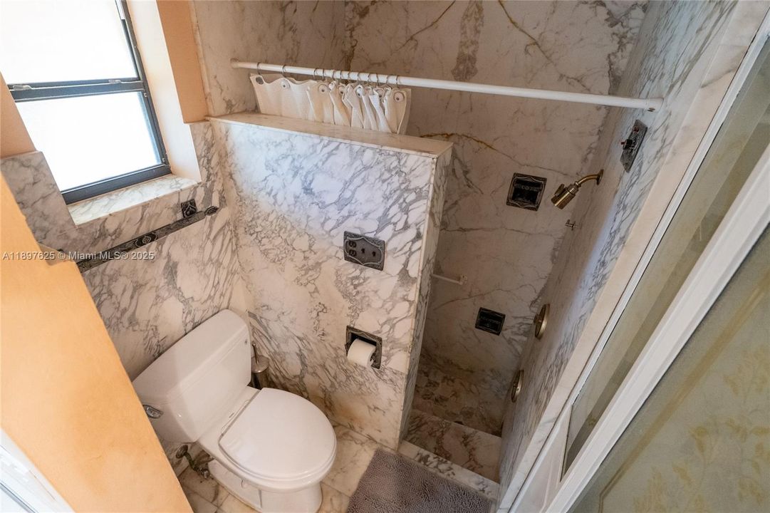 待售: $1,600,000 (4 贝兹, 3 浴室, 3084 平方英尺)