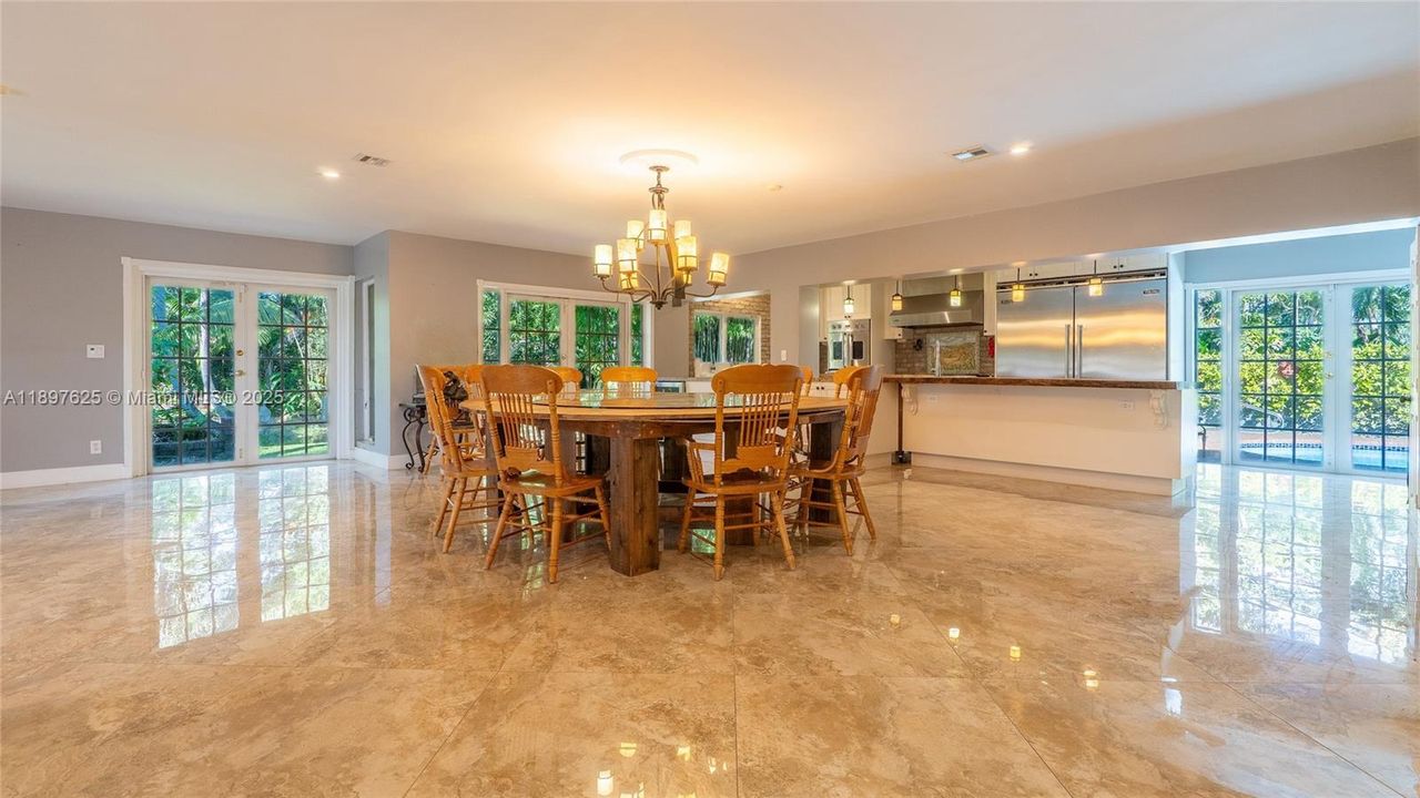 待售: $1,600,000 (4 贝兹, 3 浴室, 3084 平方英尺)