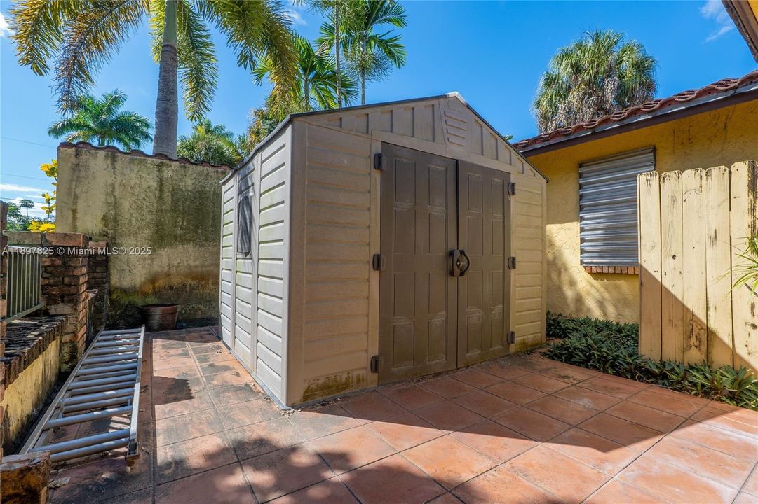 待售: $1,600,000 (4 贝兹, 3 浴室, 3084 平方英尺)