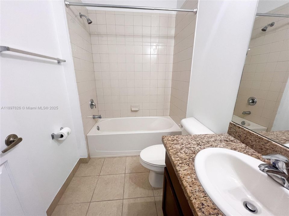 Recently Sold: $444,900 (3 beds, 3 baths, 1817 Square Feet)