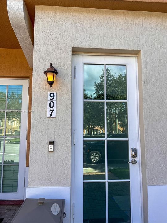 Recently Sold: $444,900 (3 beds, 3 baths, 1817 Square Feet)