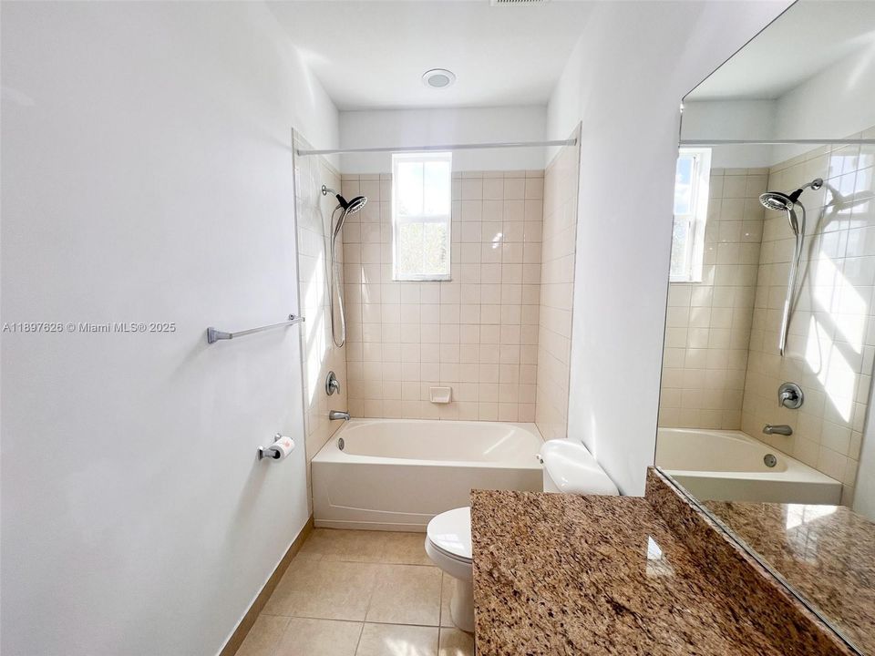 Recently Sold: $444,900 (3 beds, 3 baths, 1817 Square Feet)