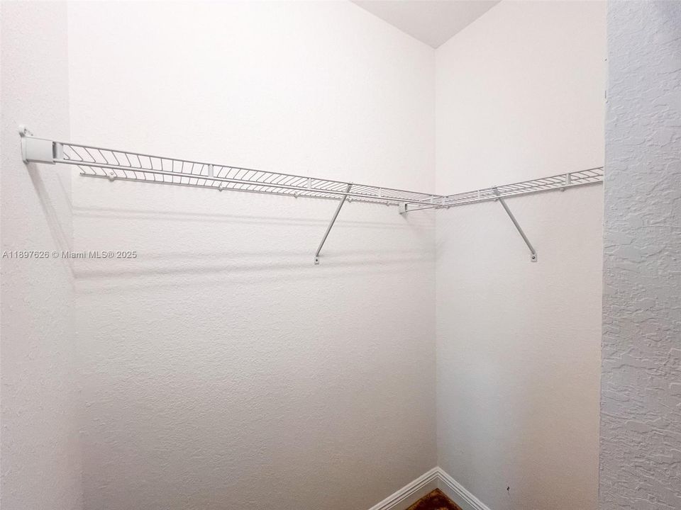 Recently Sold: $444,900 (3 beds, 3 baths, 1817 Square Feet)