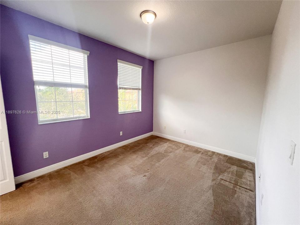 Recently Sold: $444,900 (3 beds, 3 baths, 1817 Square Feet)