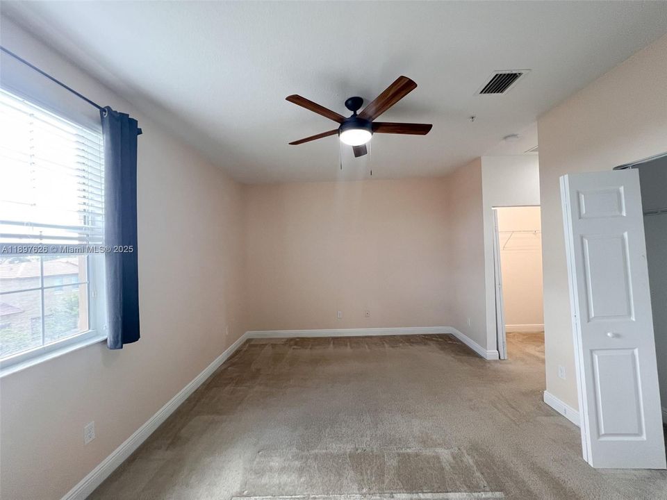 Recently Sold: $444,900 (3 beds, 3 baths, 1817 Square Feet)