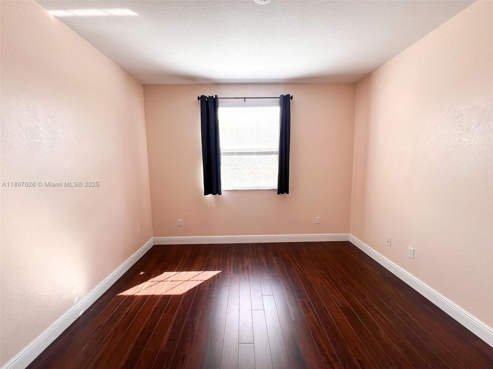 Recently Sold: $444,900 (3 beds, 3 baths, 1817 Square Feet)