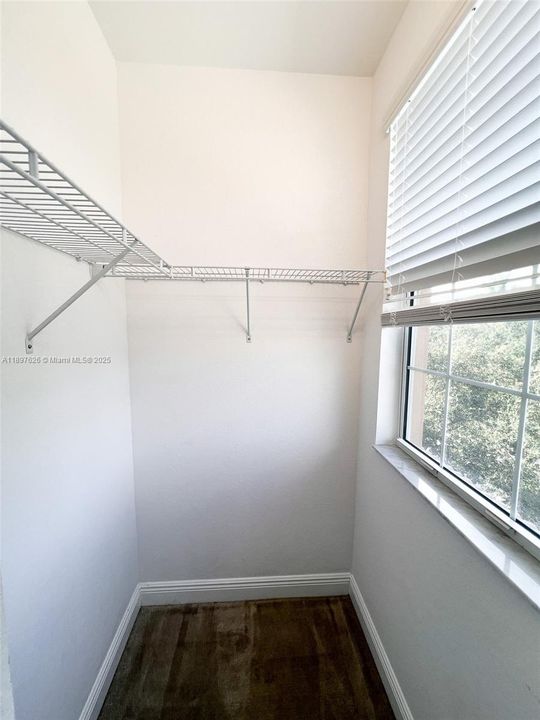 Recently Sold: $444,900 (3 beds, 3 baths, 1817 Square Feet)