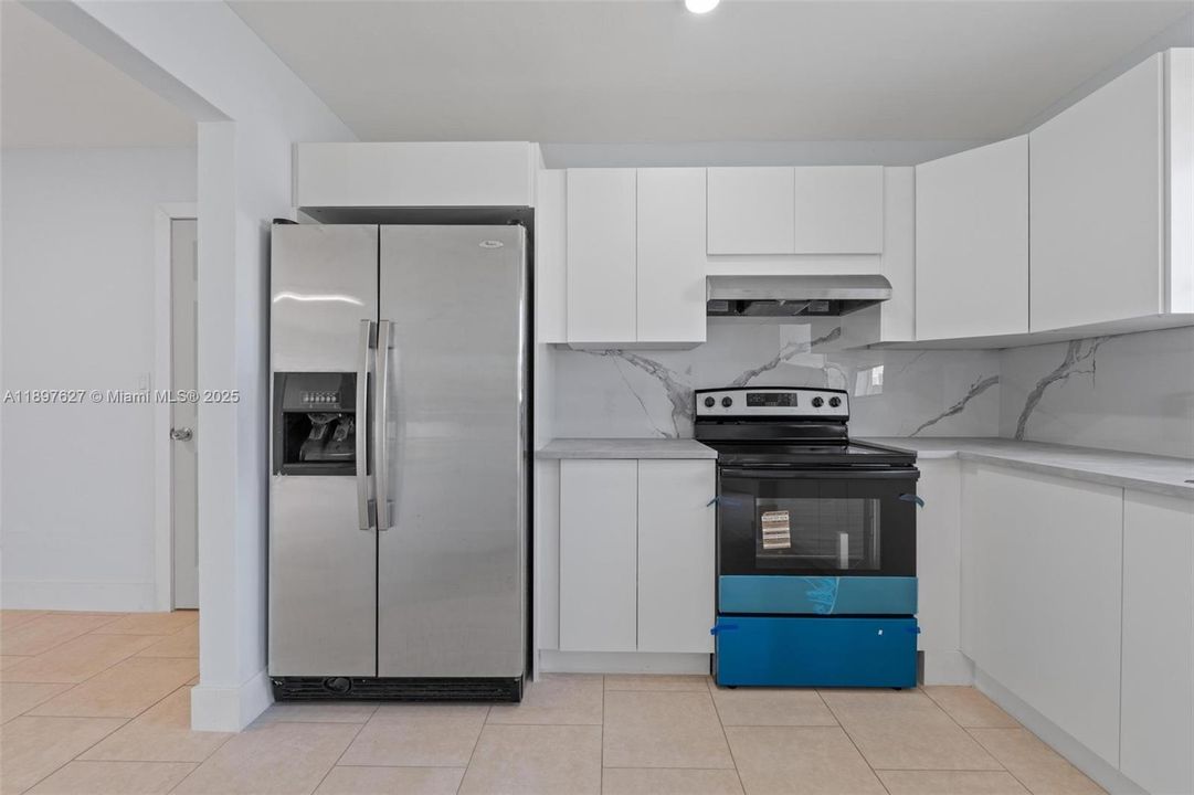 For Sale: $618,000 (3 beds, 2 baths, 1323 Square Feet)