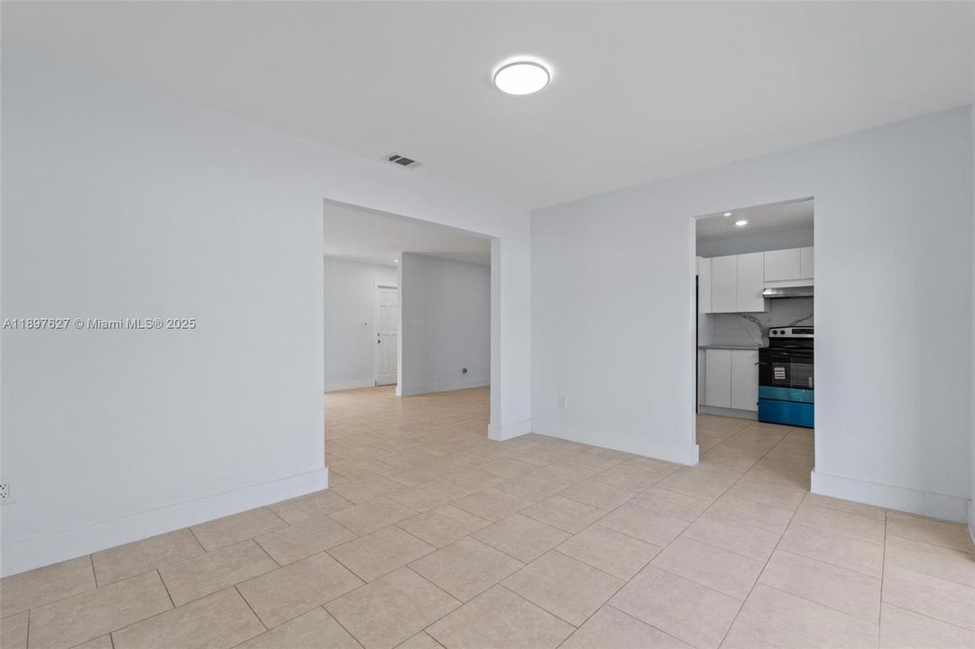 For Sale: $618,000 (3 beds, 2 baths, 1323 Square Feet)