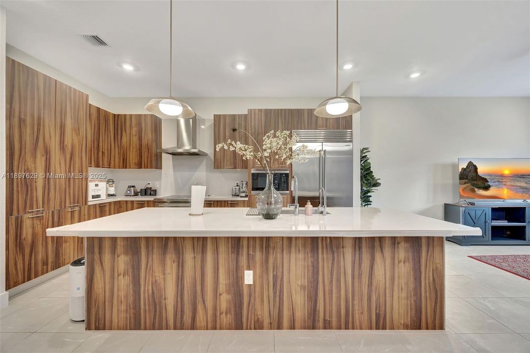 Недавно арендовано: $6,400 (3 спален, 2 ванн, 2382 Квадратных фут)