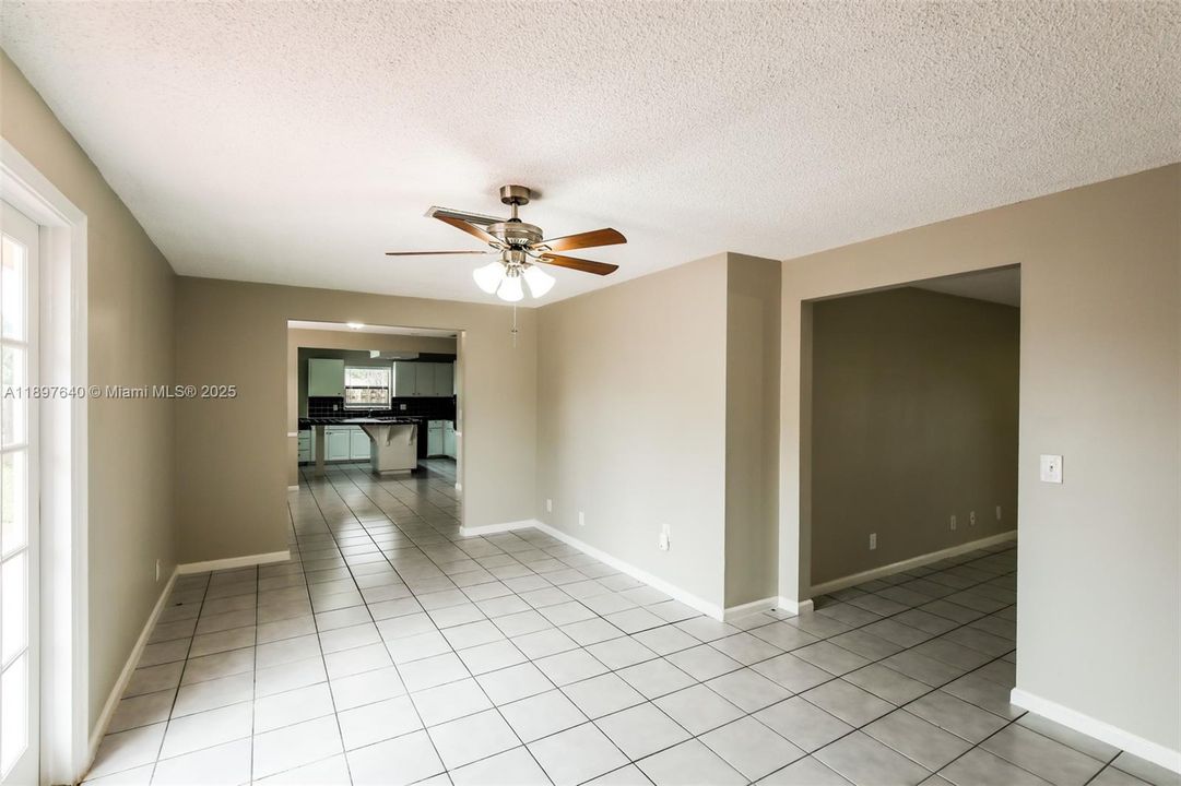 Недавно арендовано: $2,605 (3 спален, 2 ванн, 1620 Квадратных фут)