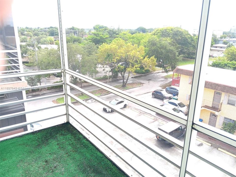 Recently Sold: $120,000 (1 beds, 1 baths, 880 Square Feet)