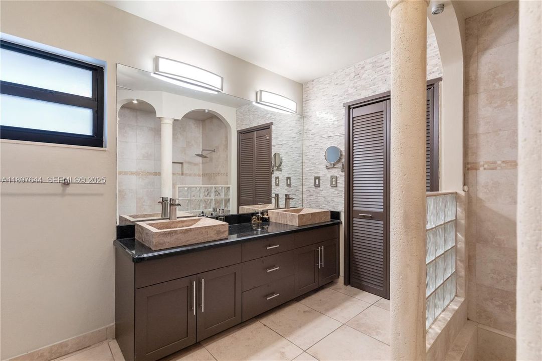 На продажу: $1,795,000 (4 спален, 3 ванн, 3573 Квадратных фут)