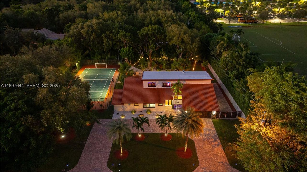 На продажу: $1,795,000 (4 спален, 3 ванн, 3573 Квадратных фут)