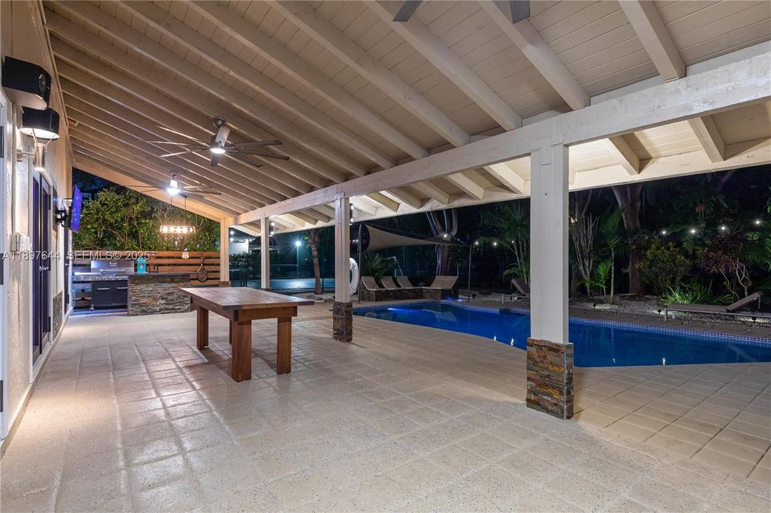 На продажу: $1,795,000 (4 спален, 3 ванн, 3573 Квадратных фут)