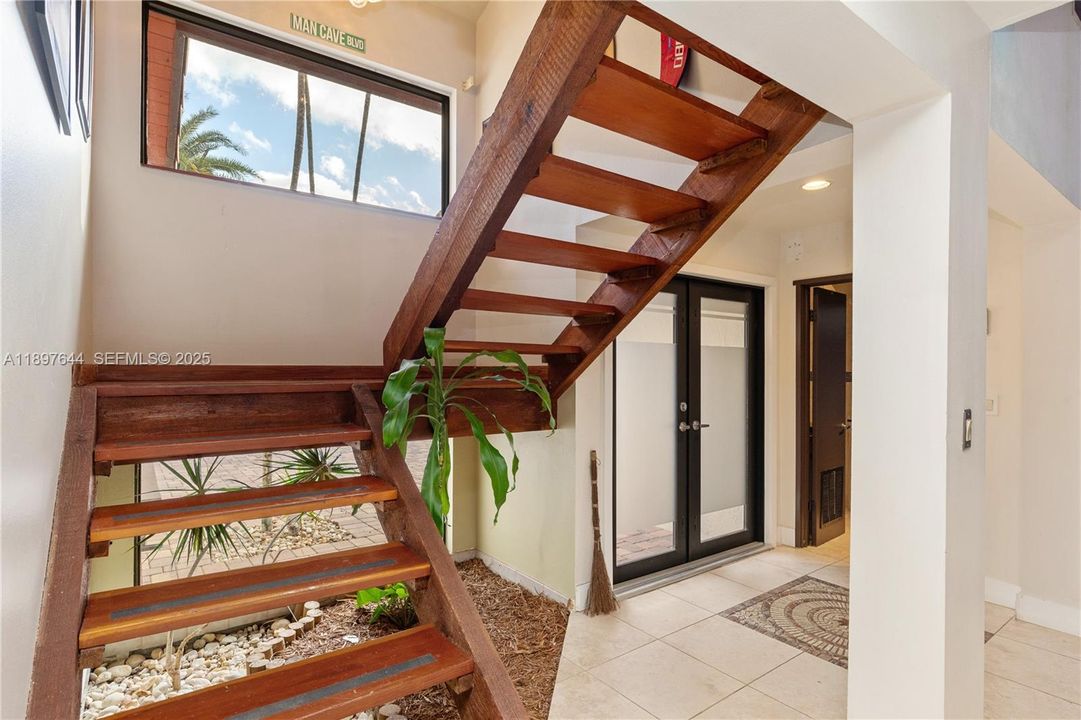 All bedrooms are on the 1st floor.