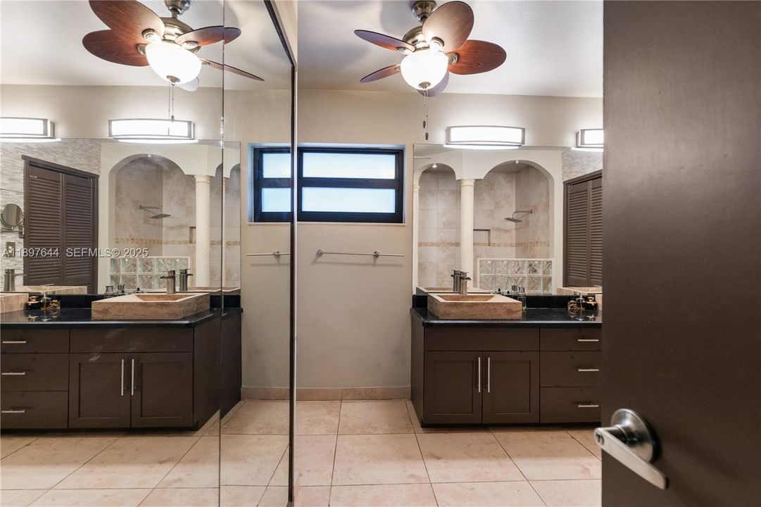 На продажу: $1,795,000 (4 спален, 3 ванн, 3573 Квадратных фут)