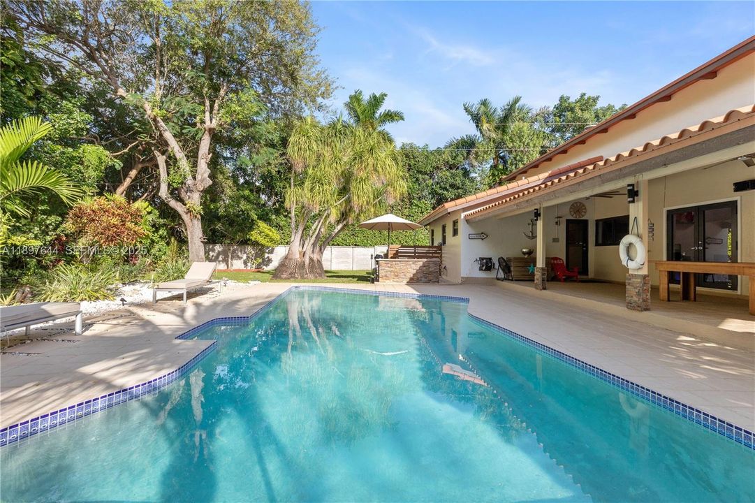 На продажу: $1,795,000 (4 спален, 3 ванн, 3573 Квадратных фут)