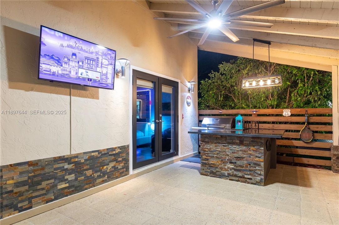 На продажу: $1,795,000 (4 спален, 3 ванн, 3573 Квадратных фут)