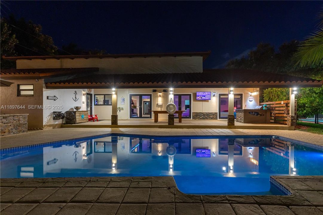 На продажу: $1,795,000 (4 спален, 3 ванн, 3573 Квадратных фут)