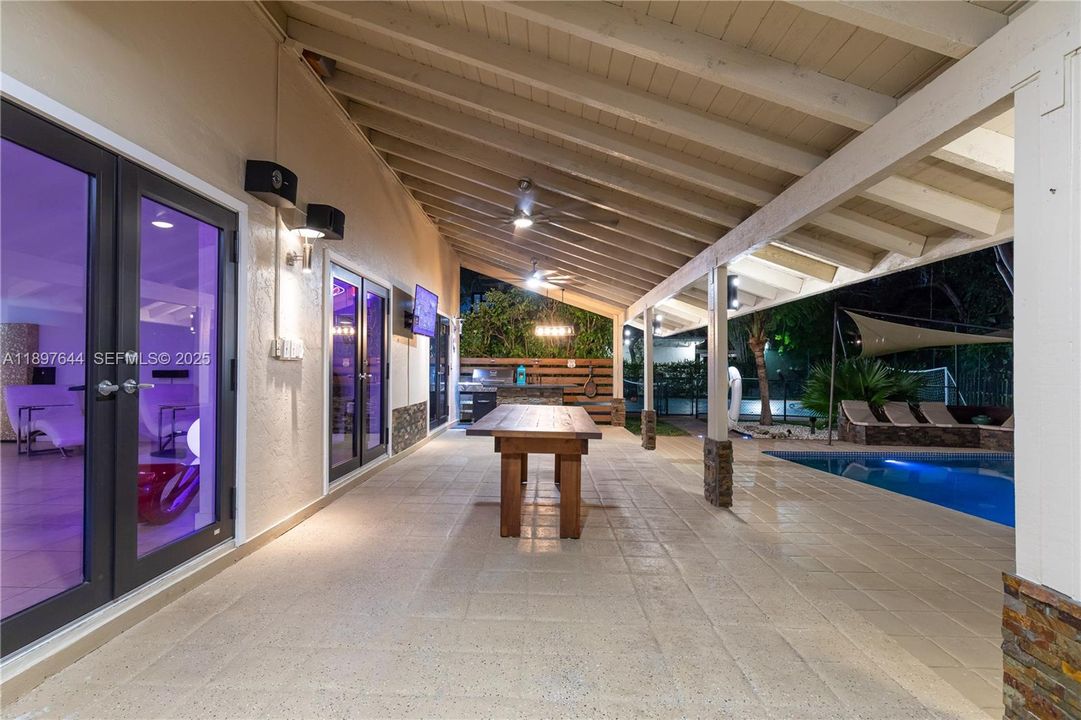 На продажу: $1,795,000 (4 спален, 3 ванн, 3573 Квадратных фут)