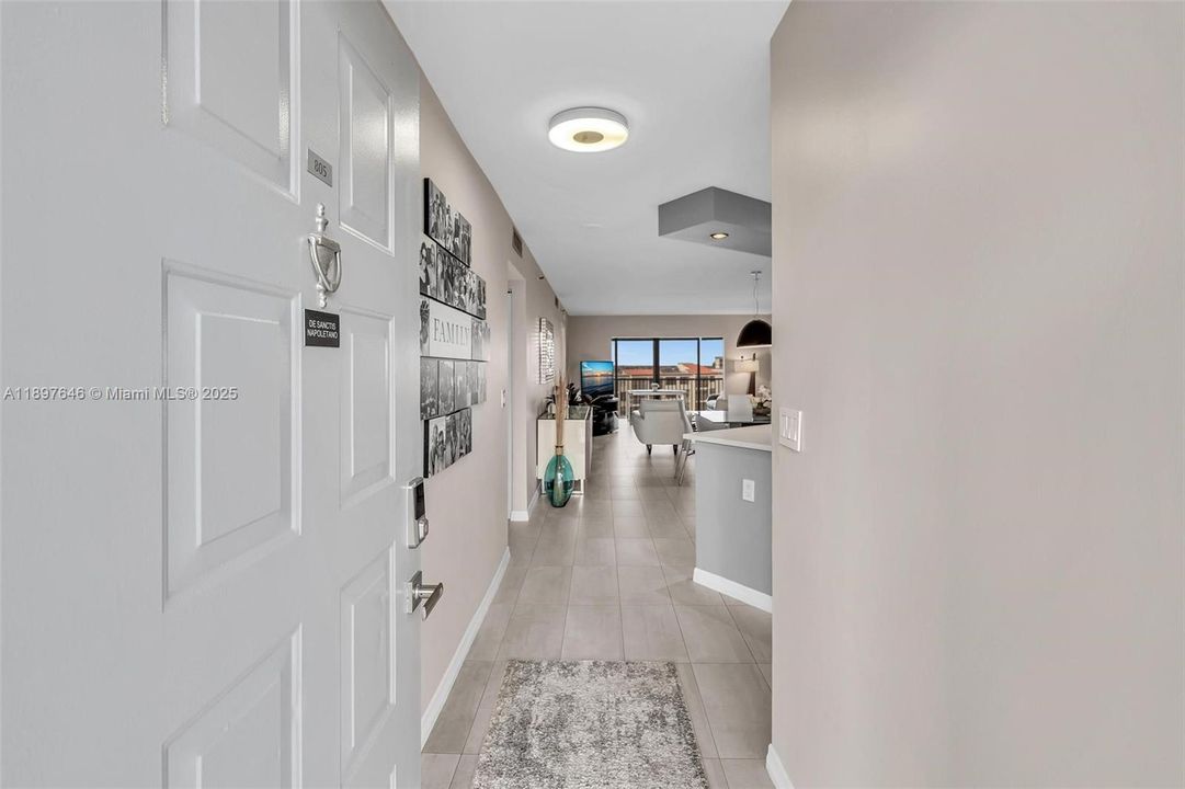 Active With Contract: $359,000 (2 beds, 2 baths, 1222 Square Feet)