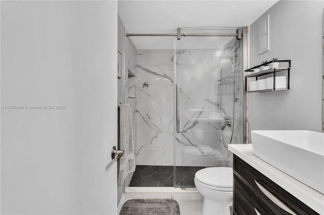 Active With Contract: $359,000 (2 beds, 2 baths, 1222 Square Feet)