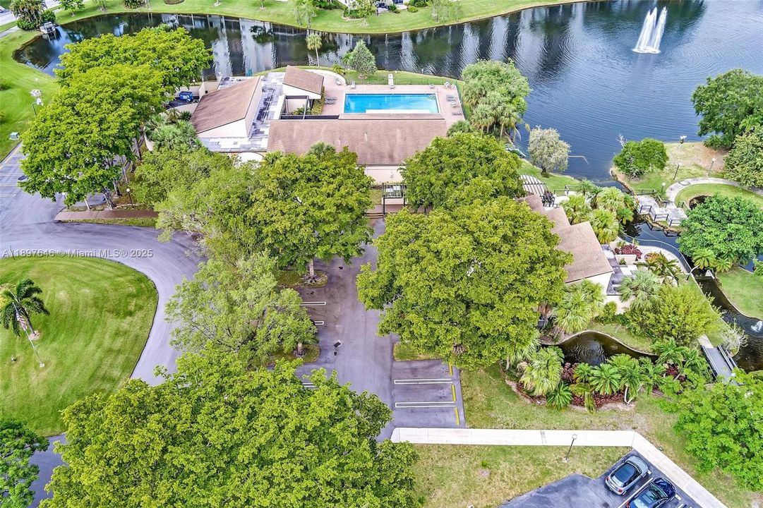 Active With Contract: $359,000 (2 beds, 2 baths, 1222 Square Feet)