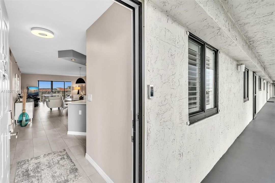 Active With Contract: $359,000 (2 beds, 2 baths, 1222 Square Feet)